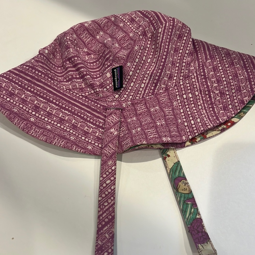 Patagonia reversible sun bucket hat